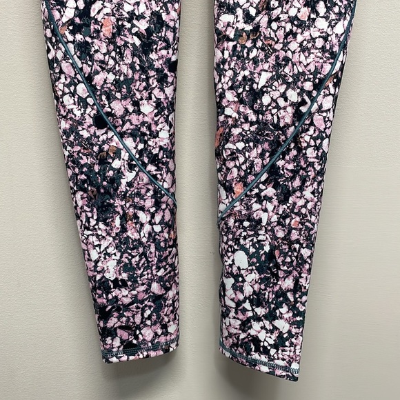 NWT FLX Ascent 7/8 Legging High Rise Lilac Mosaic Print XS - Picture 3 of 15